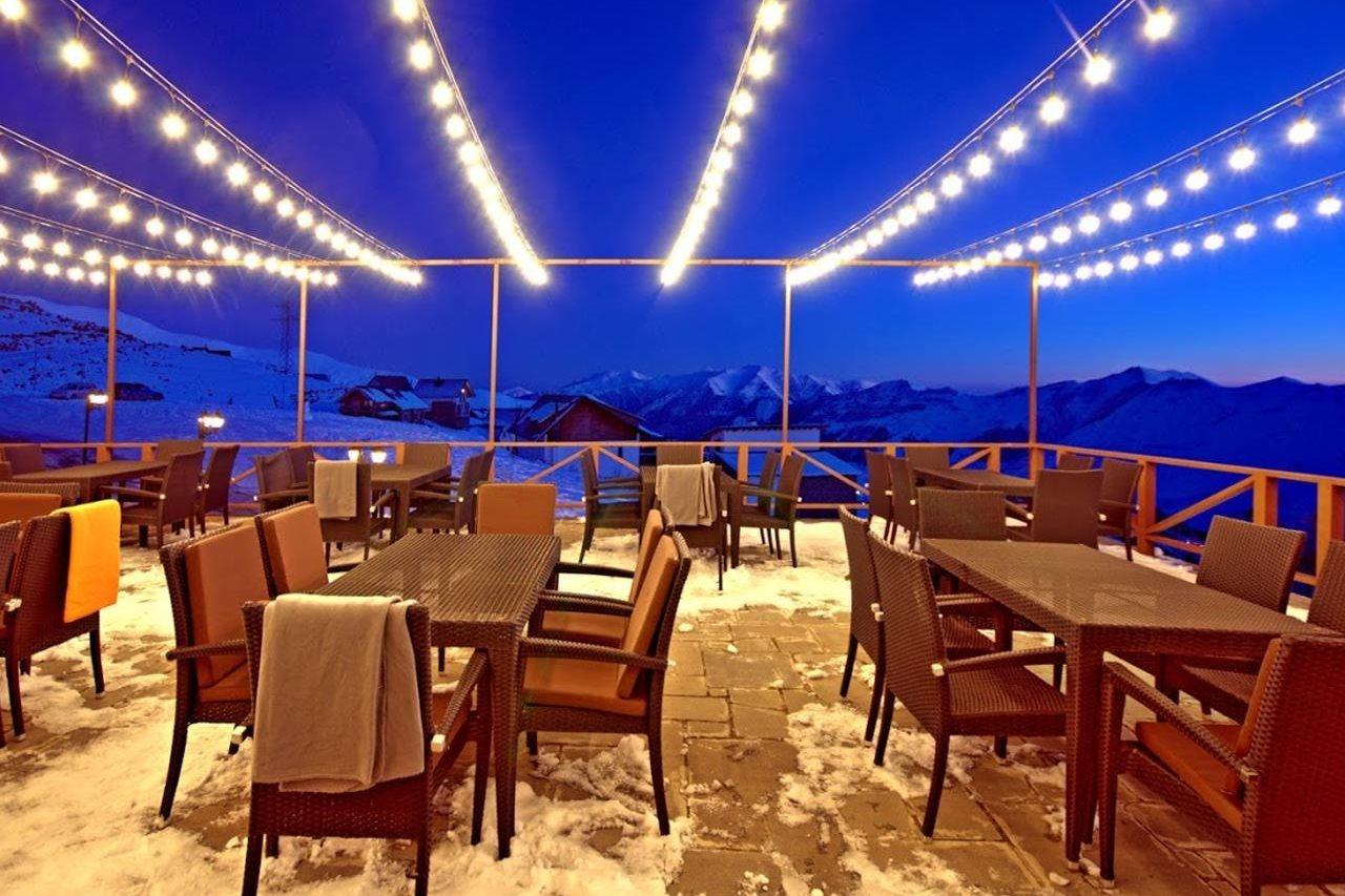 Alpina Hotel Gudauri Bagian luar foto