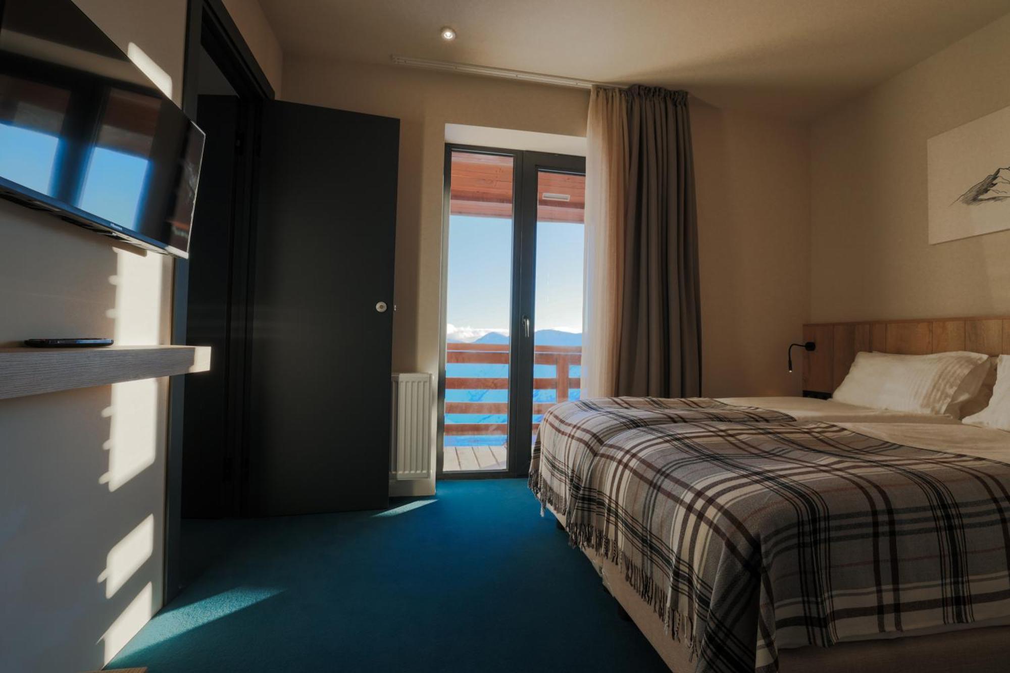 Alpina Hotel Gudauri Bagian luar foto